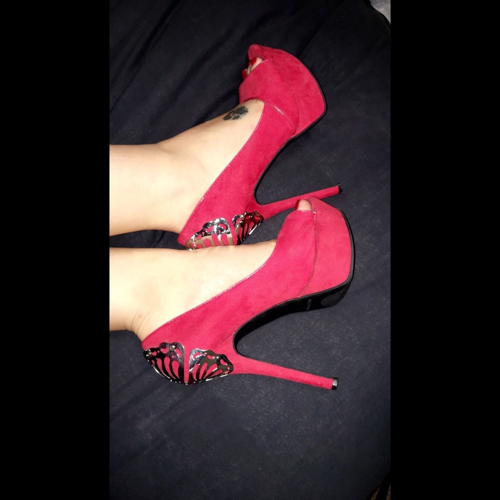 Carlos Santana- Red suede peep-toe platform heels